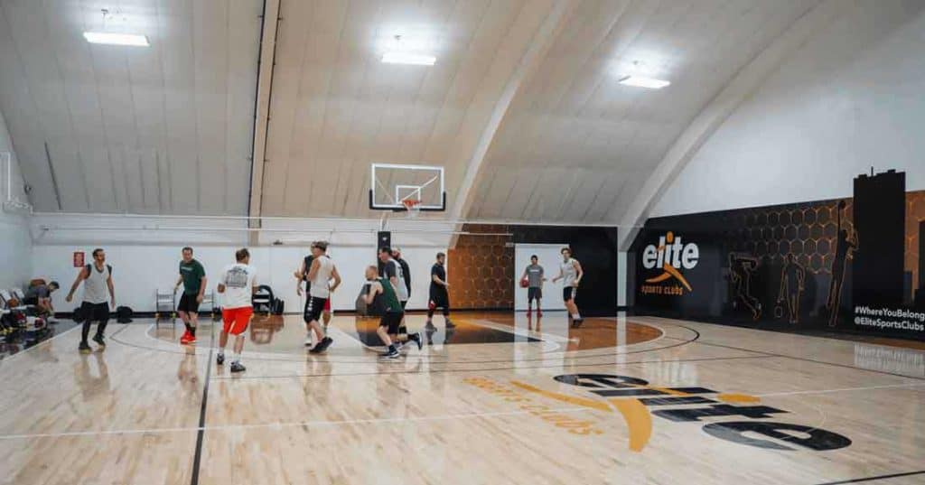 Social Opportunities at a Basketball Gym in Milwaukee Elite Sports Clubs
