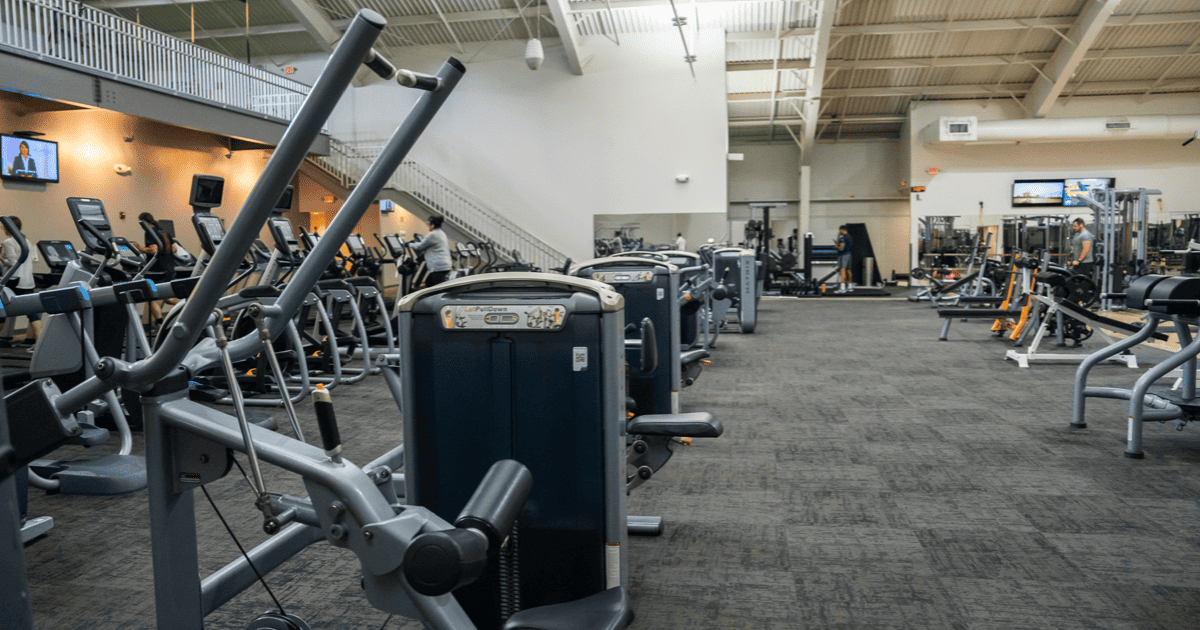 Why Use Resistance Machines vs. Free Weights